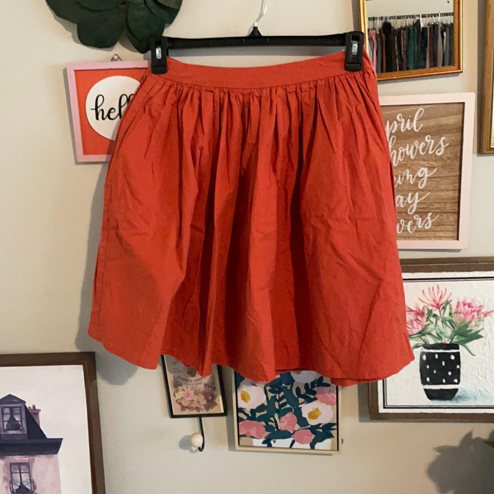 Retrolicuous skirt
